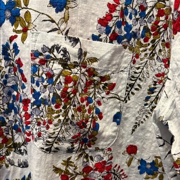 Jogal White Short-Sleeve Floral Button-Down Shirt - Red & Blue Floral - Picture 3 of 4